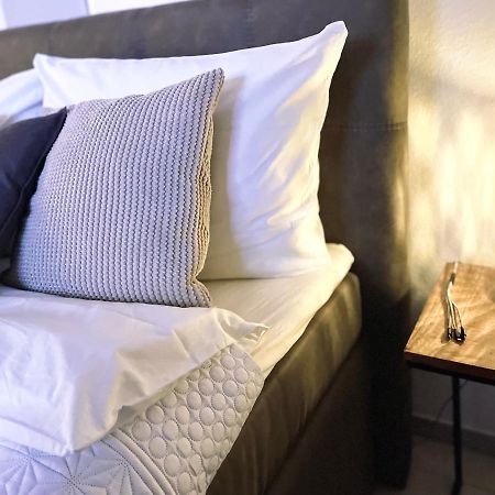 Apartment Im Gehobenen Stadtviertel - Perfekt Fuer Selbstversorger Aalen Extérieur photo
